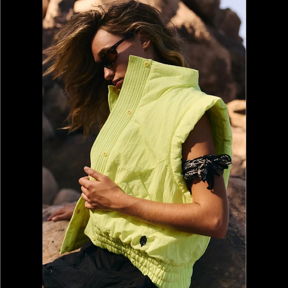 FP Movement  Care FP Scrunch Time Vibrant Neon Yellow Puffer Vest, RARE